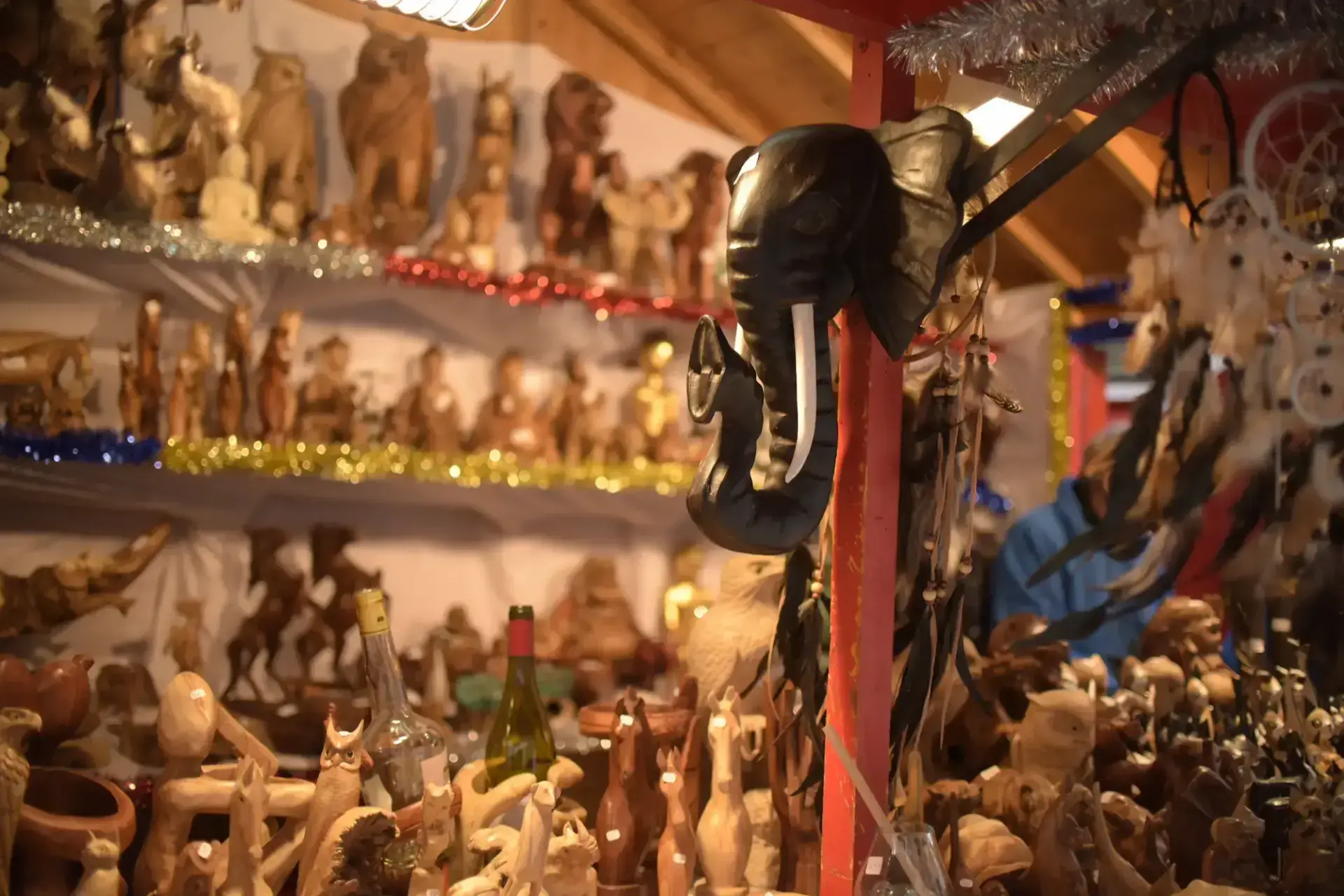 Animaux sculptes bouddha marche noel amiens