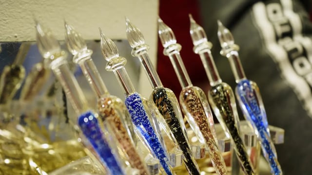 Articles de Noël en verre, chalet du Marché de Noël d’Amiens
