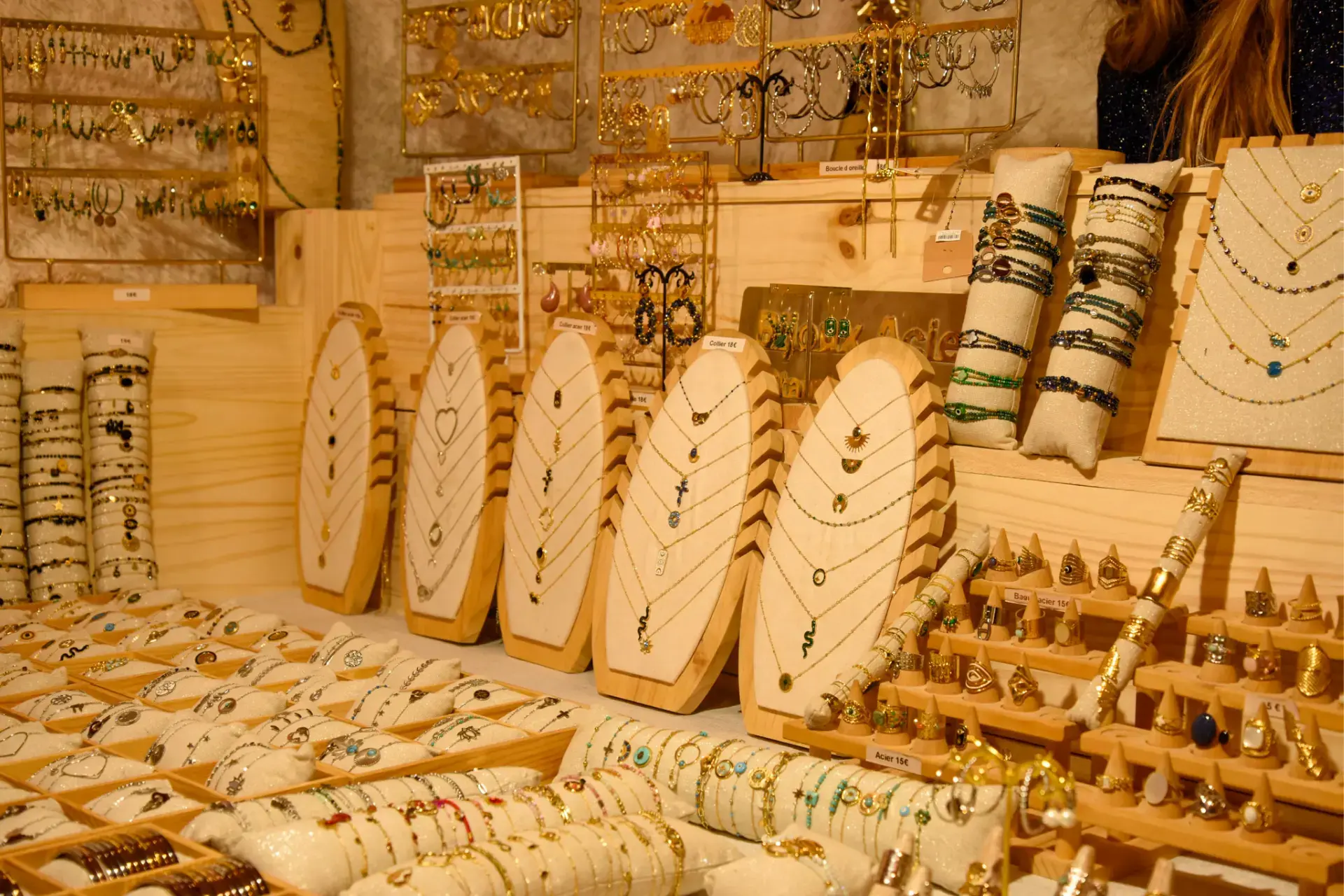 Bijoux acier pierres marche noel amiens