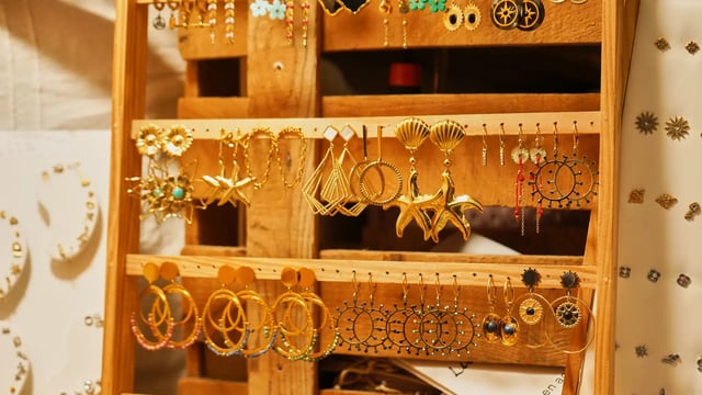 Bijoux en acier inoxydable, chalet du Marché de Noël d’Amiens