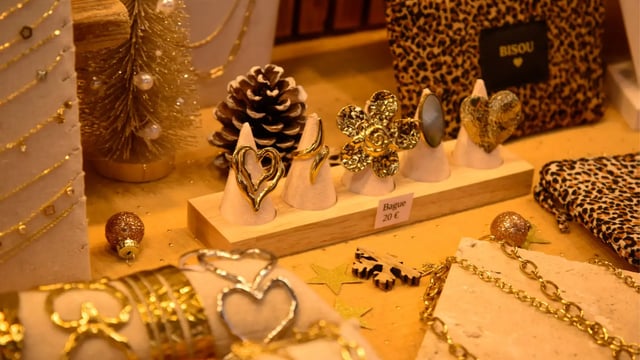 Bijoux en acier inoxydable, chalet du Marché de Noël d’Amiens