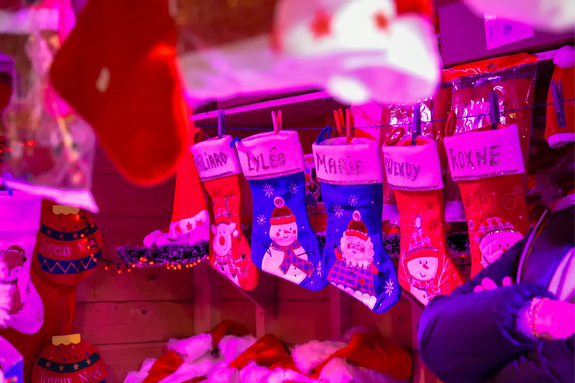 Bottes bonnets boules noel personnalises marche noel amiens