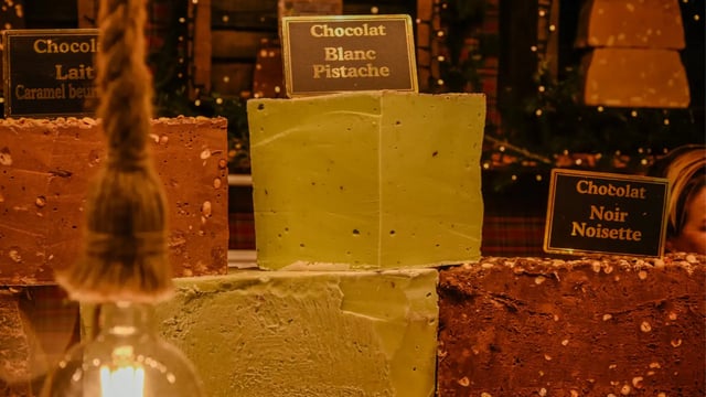 Pâtes de fruits et chocolats à la coupe, chalet du Marché de Noël d’Amiens