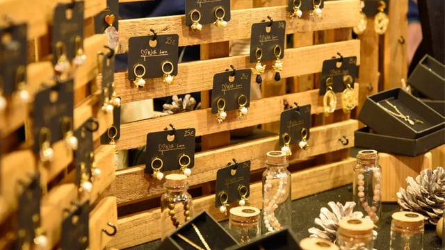 Bijoux artisanaux, chalet du Marché de Noël d’Amiens