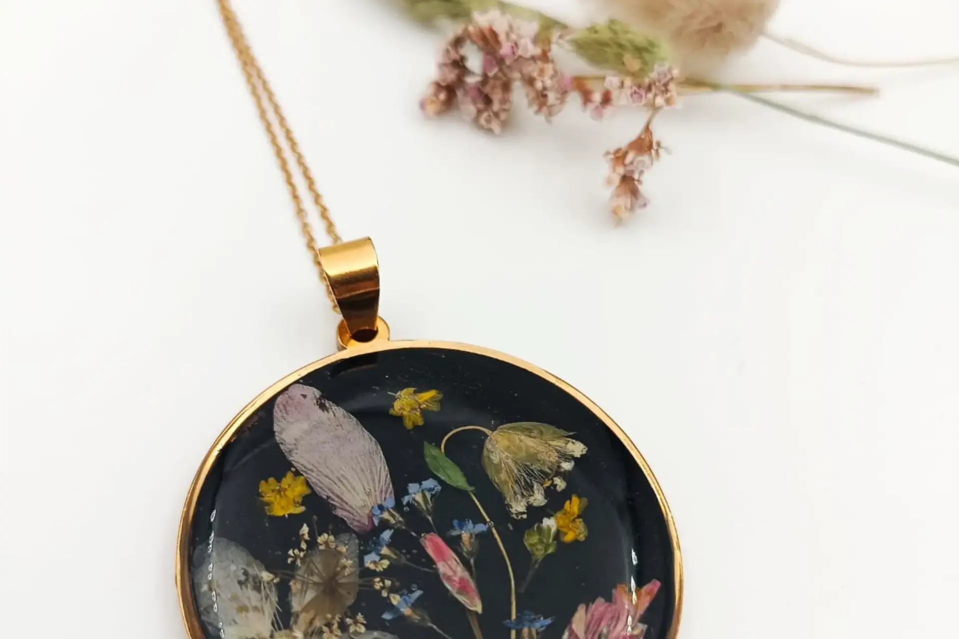 Fleurs sechees cosmetiques solides marche noel amiens