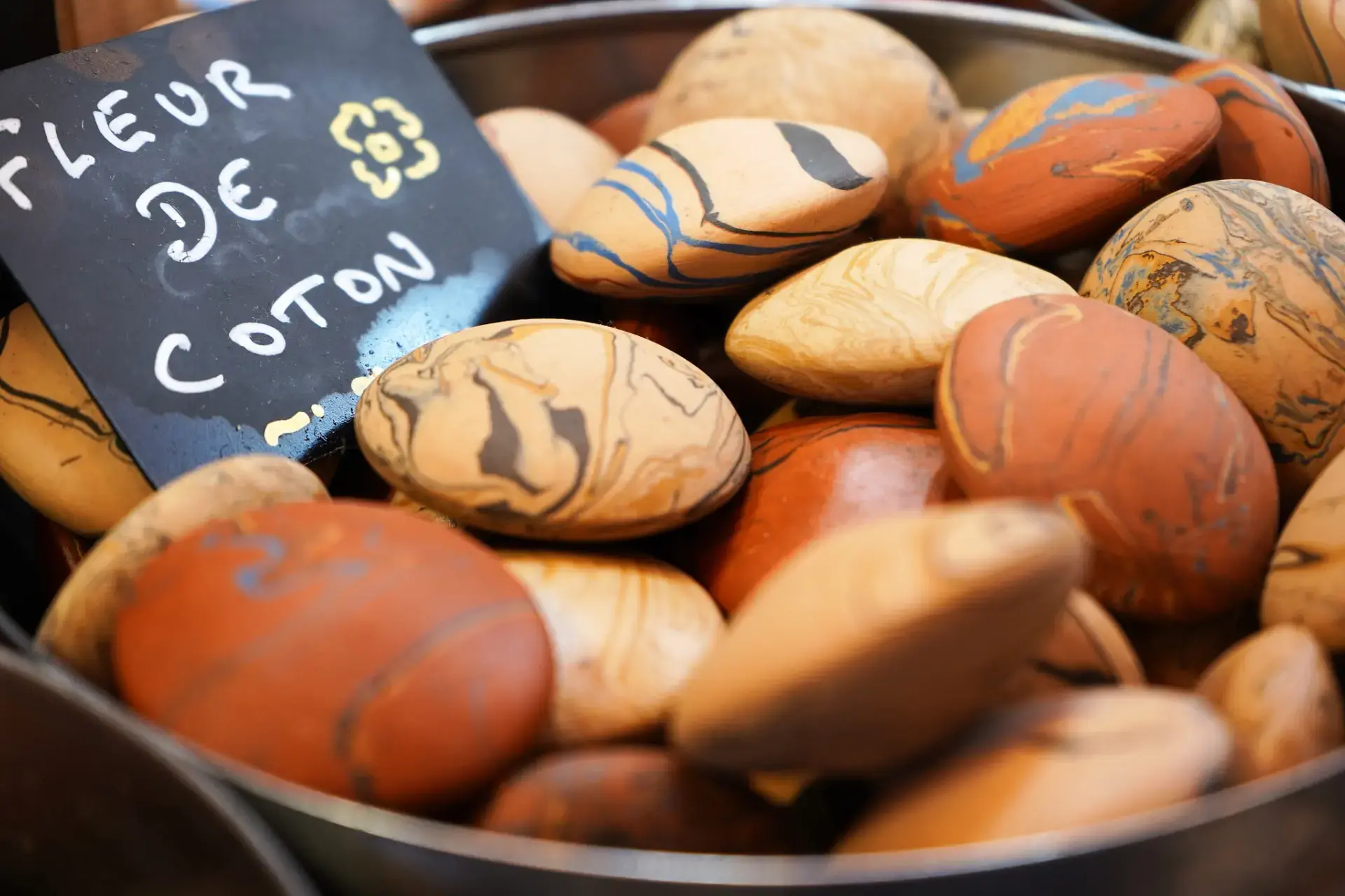 Galet huile parfum produits lait annesse chevre marche noel amiens