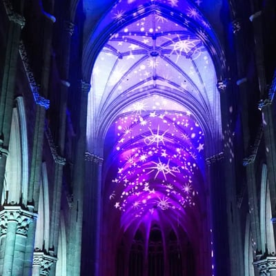 Notre dame en lumiere interieur cathedrale amiens