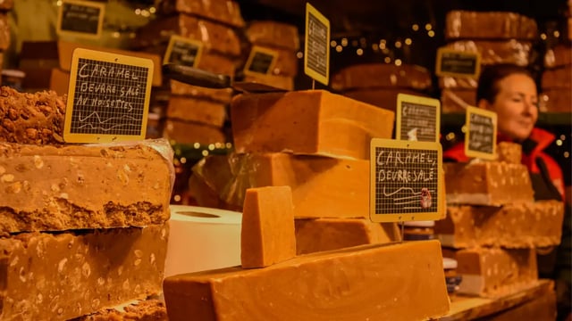 Pain d'épices et caramel à la coupe, chalet du Marché de Noël d’Amiens