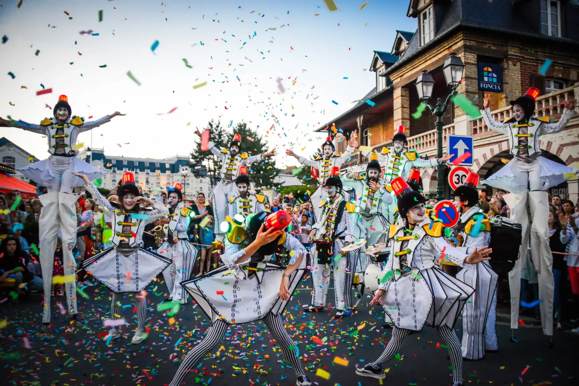 Parade les jouets marche noel amiens