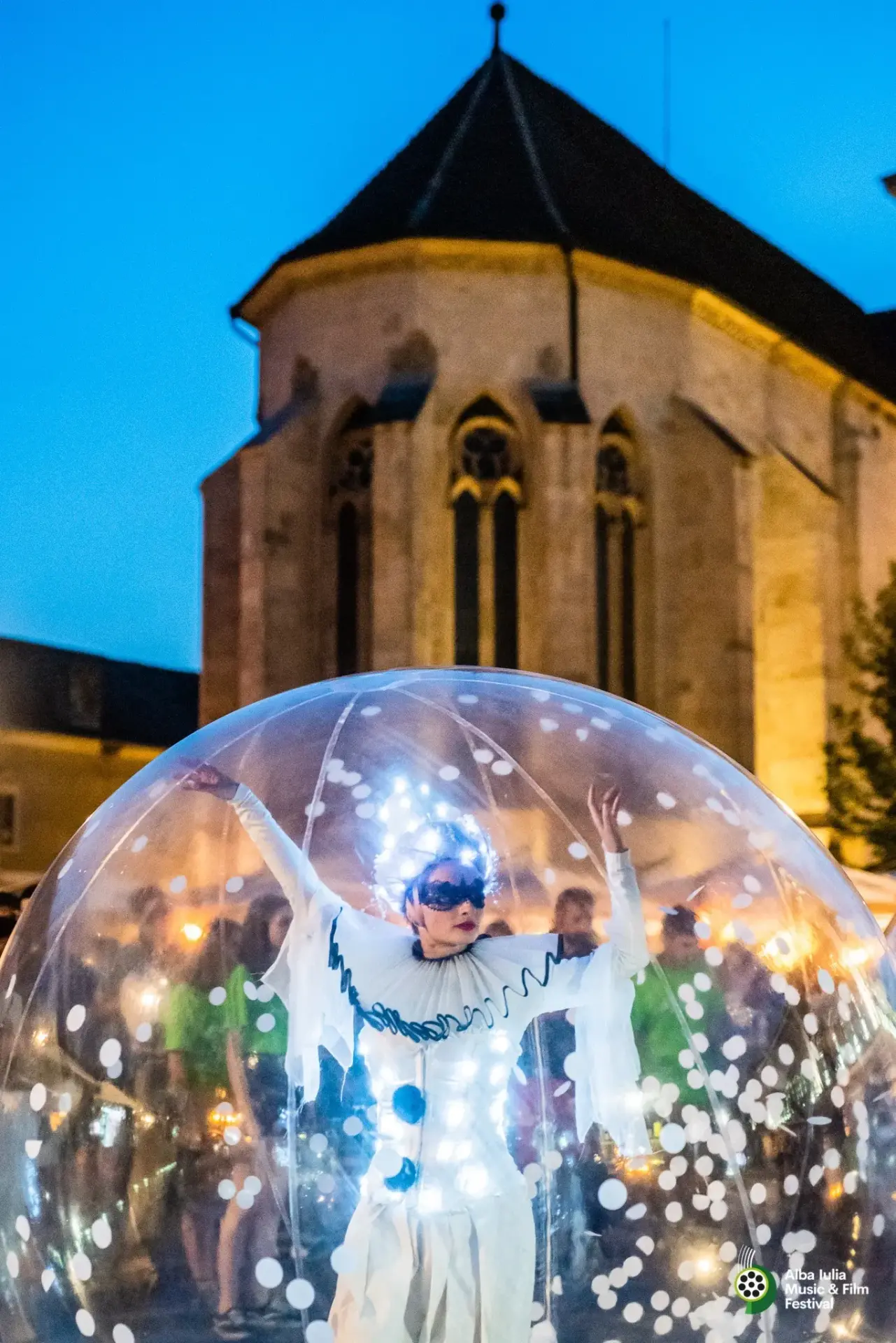 Parade spheres marche noel amiens